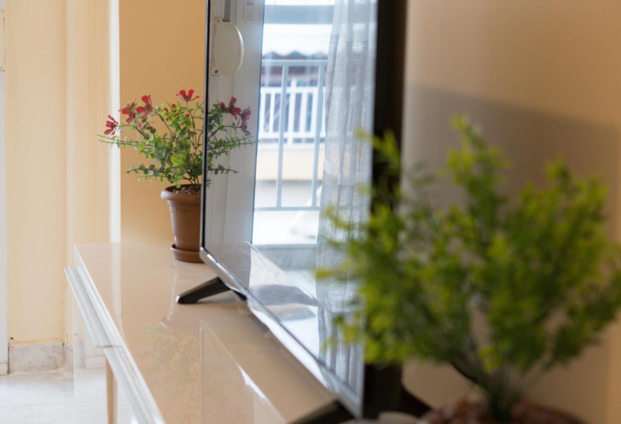 Modern Cozy Apartment In Kalamaria Екстериор снимка
