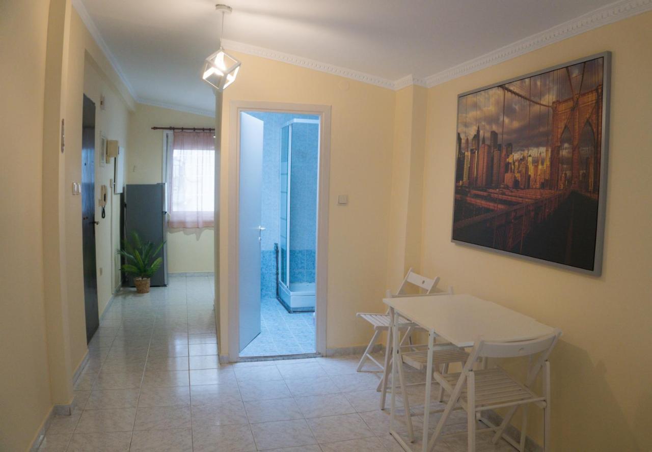 Modern Cozy Apartment In Kalamaria Екстериор снимка