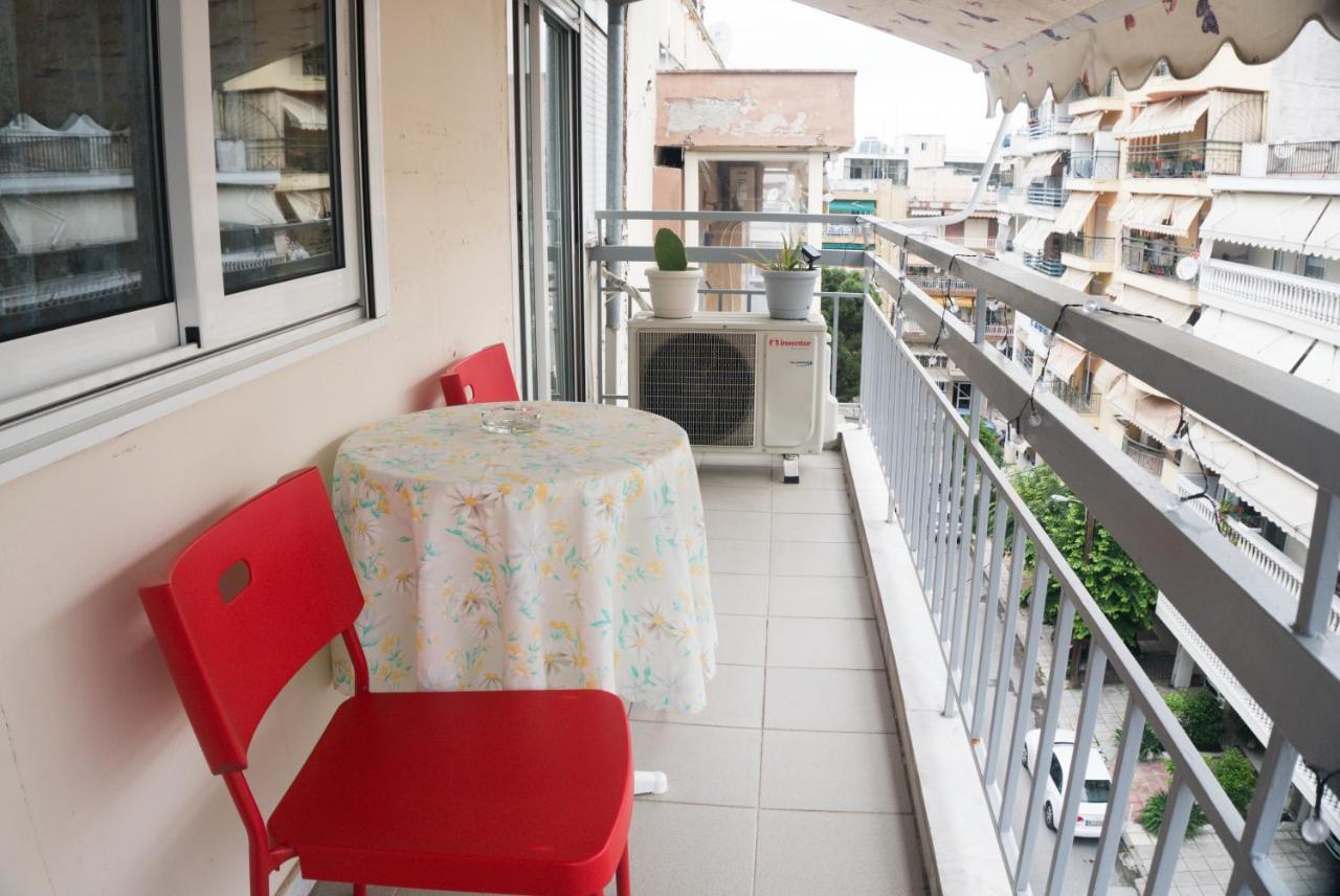 Modern Cozy Apartment In Kalamaria Екстериор снимка